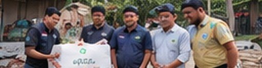 Penyerahan bantuan bersama warga