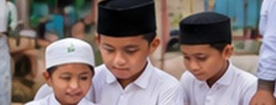 Kegiatan belajar Al-Qur'an santri
