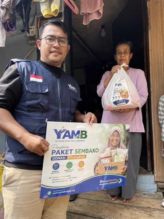 Paket Sembako diterima langsung di rumah warga